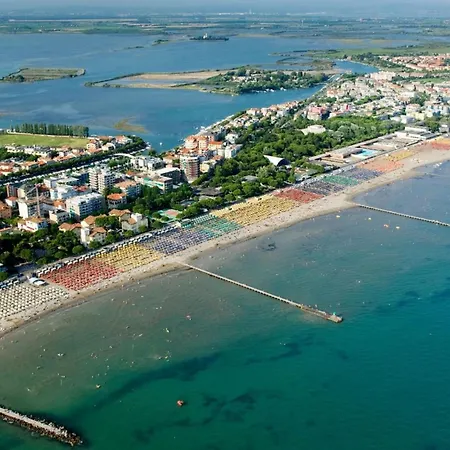 Spacious For Families And Friends In * Grado