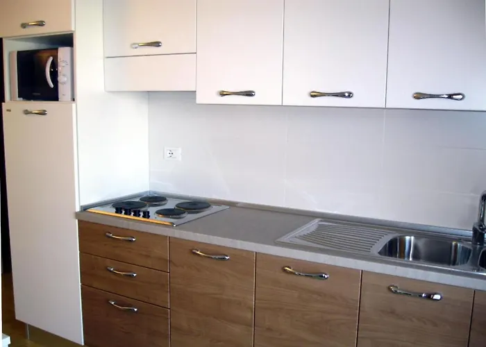 Spacious For Families And Friends In Appartamento Grado