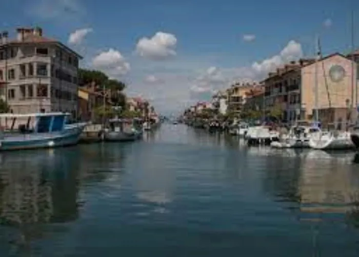 Appartamento Spacious For Families And Friends In